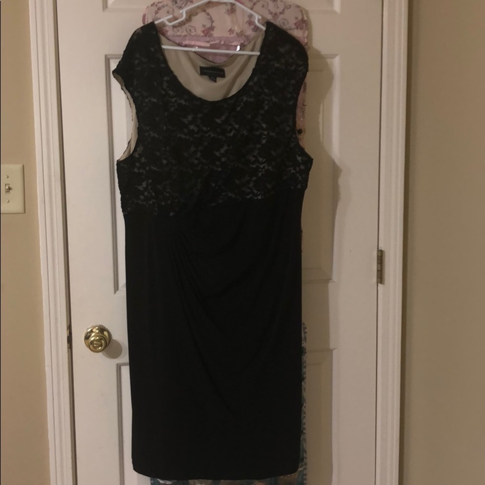 LBD lace cocktail cutie!!